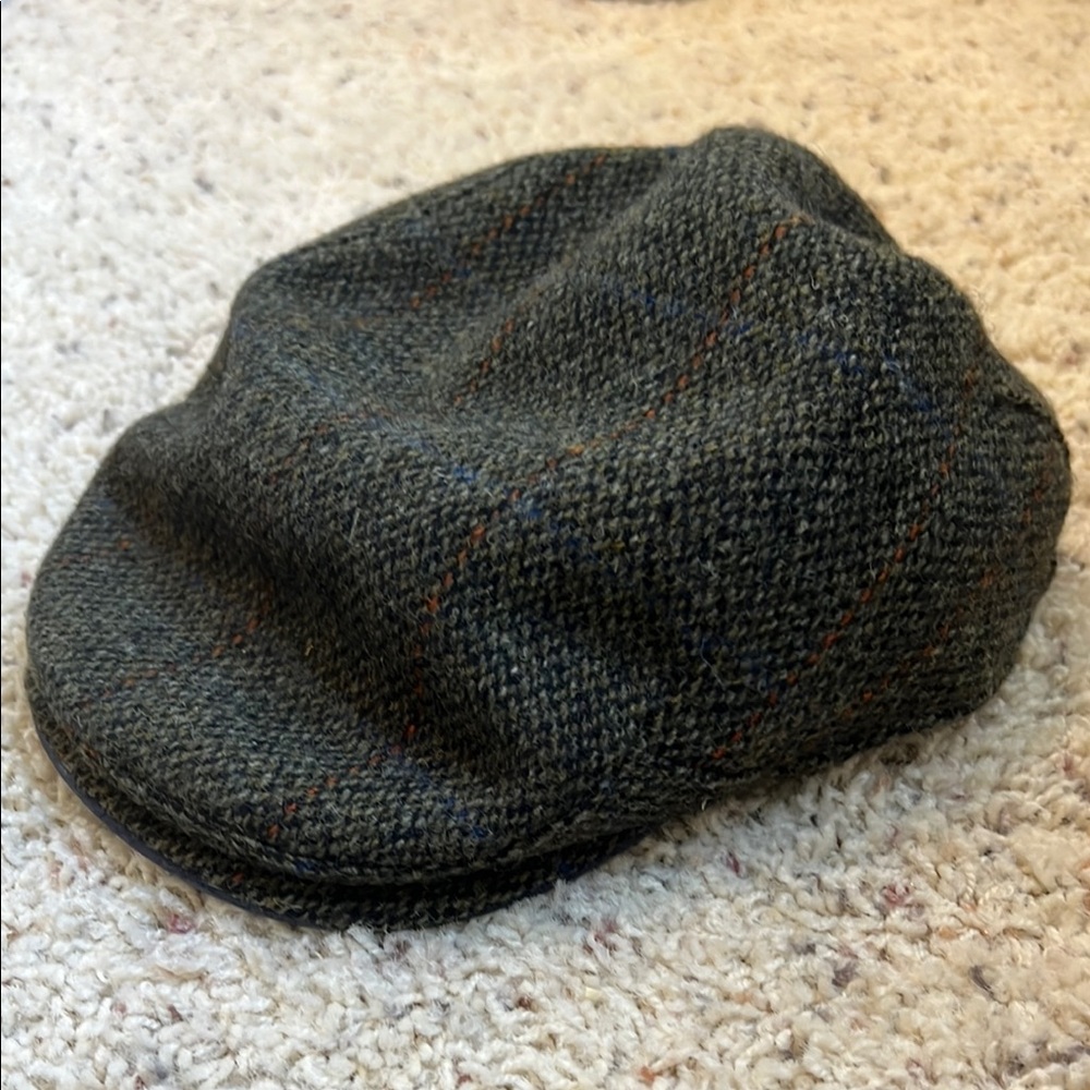 Dark Gray Tweed Flat Cap with Herringbone Pattern